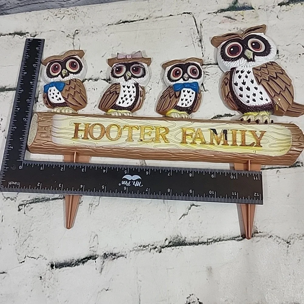 Vintage 80s Garden Spike Sign Hooter Family Owls Plastic Kitschy Rustic‎ Decor